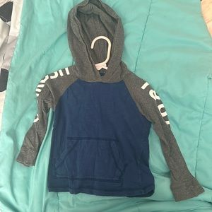 Oshkosh b’gosh 24month boys hooded long sleeve tee